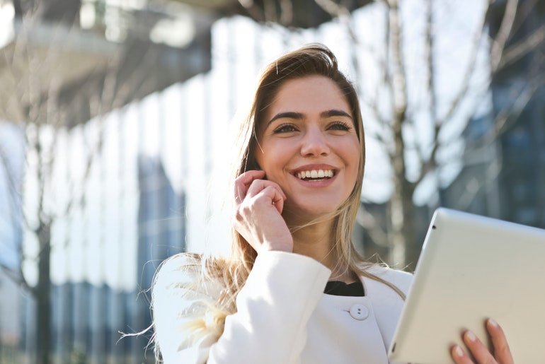 woman-on-phone-smiling