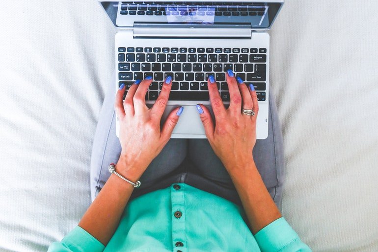 Weekly Round-Up #224: Perfect Jobs For Home Business, Is That Job Offer A Scam & Disturbing Optical Illusions
