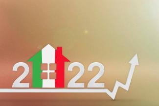 2022 Investment in Italy with a house coloured in the Italian Flag