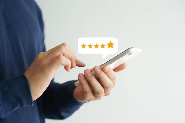 Person giving a rating via a smartphone app